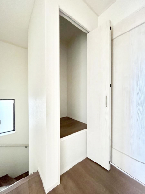 ���̑����ρ@�L�����[�B�|�������G�߂̏��������[���邱�Ƃ��ł��܂��B