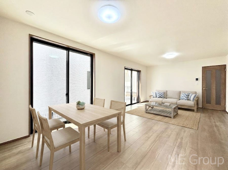 ���r���O�@�傫�ȑ����炽���Ղ�̗z���ƕ����������郊�r���O�@���Ƌ��CG�ł�  