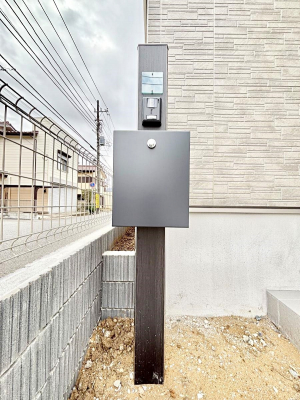 ���̑��@�\�D�E�C���^�[�z���E�|�X�g���ЂƂɏW��B�G���g�����X�ɂȂ��ރV���v���f�U�C���B