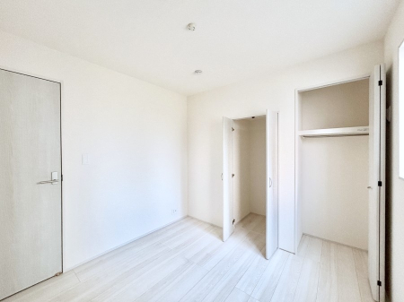 ���[�@1�K�̔[�ˁB���[�����ł͂Ȃ��A�e�����[�N���[����A�g���G�Ƃ��Ă������p���������܂��B