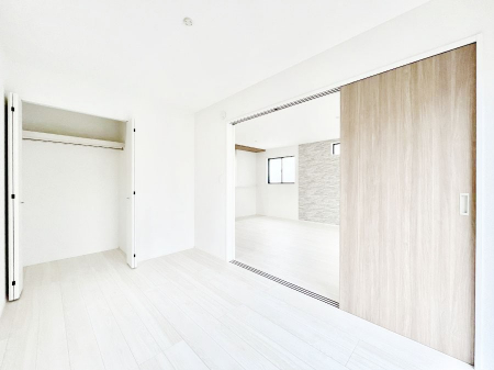 �q�������@���r���O�Ɨאڂ����m���B�����˂��J������ƃ��r���O�ƌq����e���̋�Ԃɕϐg�I  