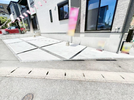 �@�ڂ̑O�����ԏꂾ�ƁA�J�̓����A��ʂɂ������������������֗��ł���ˁB