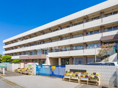 ���ӊ��@���w�Z 850m �D���s���O�R�����w�Z