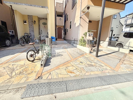 �@�����Ɍ������Ȃ����ԃX�y�[�X�B