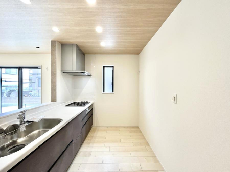 �L�b�`���@��Ƃ肠��L�b�`���ł͂��Ƒ��Ɗy�������������ł��܂��B