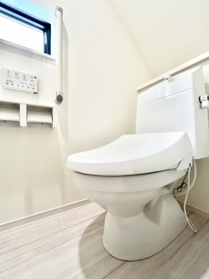 �g�C���@�g�C����1�K��2�K���ꂼ��ɔz�u����Ă��ĂƂĂ��֗��ł��B 