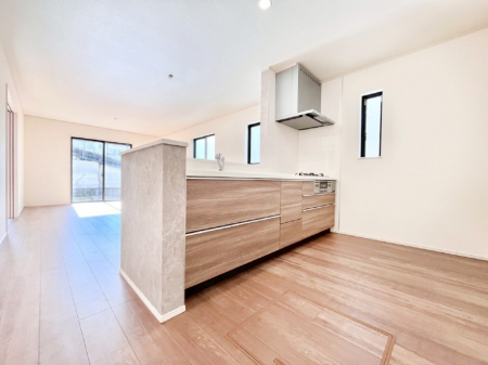 �L�b�`���@���������Ȃ���ł����Ƒ��Ƃ̉�b���y���߂�ΖʃL�b�`��