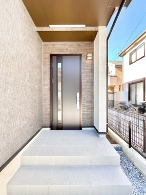 ���ց@��؂ȉƑ��A���q���o�}���錺�ցB