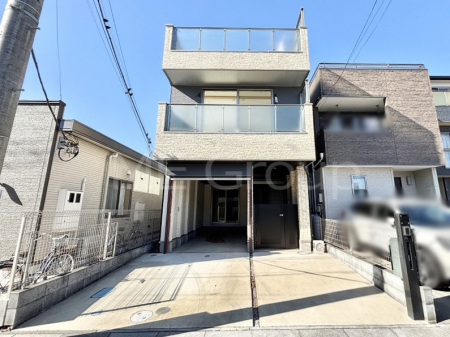 ���n�O�ώʐ^�@�������ꂽ�O�ρA�㎿�ȏZ��Ԃ��L���鎺���͉i�����S���ĉ߂�����Z���ł��B 