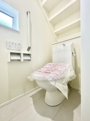 �g�C���@�g�C����1�K��2�K���ꂼ��ɔz�u����Ă��ĂƂĂ��֗��ł��B 