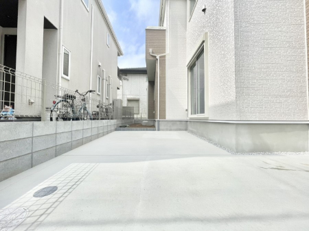 �@�����Ɍ������Ȃ����ԃX�y�[�X�B