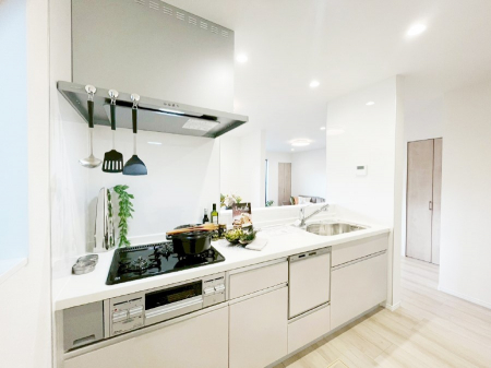 �L�b�`���@���������Ȃ��炲�Ƒ��Ƃ̉�b���y���߂�ΖʃJ�E���^�[�L�b�`��