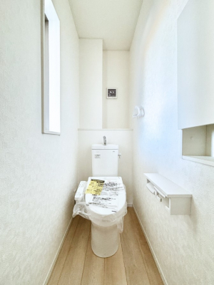 �g�C���@�g�C����1�K��2�K���ꂼ��ɔz�u����Ă��ĂƂĂ��֗��ł��B 