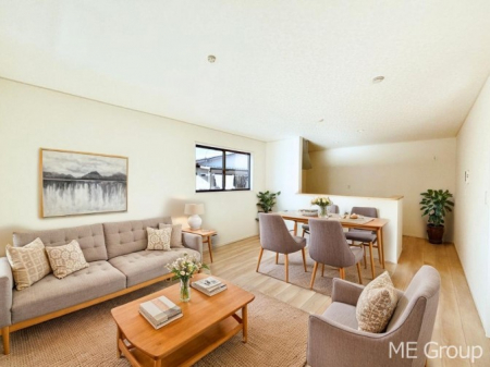 ���r���O�@�Ƒ��̘a�₩�ȉ�b���������Ă������B�J�����̂��郊�r���O�ł��B���Ƌ��CG�ł�  