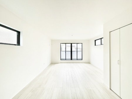 ���r���O�@�Ƒ��c���̎��Ԃ����������Ȃ��났�̃��r���O�_�C�j���O�B   