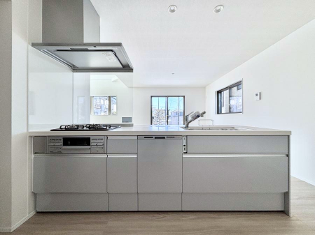 �L�b�`���@�������������I�ɁA�y�����I�V�X�e���L�b�`��  