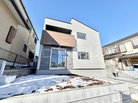 ���n�O�ώʐ^�@�������ꂽ�O�ρA�㎿�ȏZ��Ԃ��L���鎺���͉i�����S���ĉ߂�����Z���ł��B 