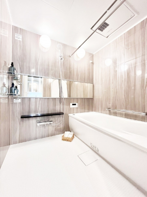 �����@����̔�������Ă���閾�邢�������̂���o�X���[��