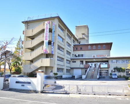 ���ӊ��@���w�Z 1700m �z�J�s���告�͒��w�Z