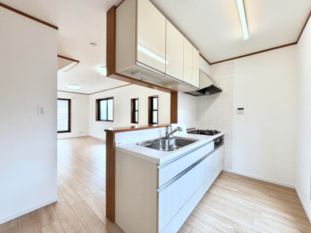 �L�b�`���@���������Ȃ��炲�Ƒ��Ƃ̉�b���y���߂�ΖʃJ�E���^�[�L�b�`��