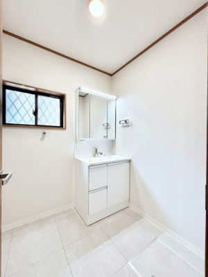 ���ʑ�E���ʏ��@��Ƃ�̐��ʃX�y�[�X�Œ��̐g�x�x���X���[�Y��