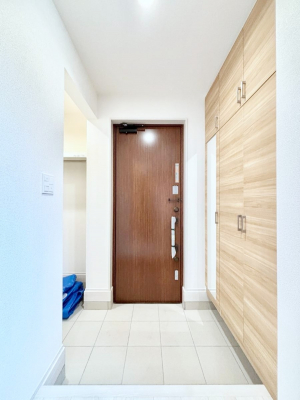 ���ց@�V���[�Y�C���N���[�N�t���̌��ցB�Ƒ��S���̌C��J��Ȃǂ���������[�ł��܂��B