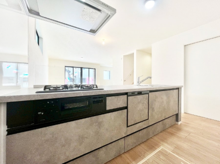 �L�b�`���@���������Ȃ���ł����Ƒ��Ƃ̉�b���y���߂�ΖʃL�b�`��