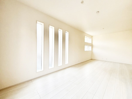 ���r���O�@�傫�ȑ����炽���Ղ�̗z���ƕ����������郊�r���O