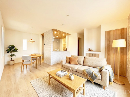 ���r���O�@�������������͋C�̂k�c�j�͉Ƒ��݂�Ȃ̉��K��ԁ��Ƌ��CG�ł�