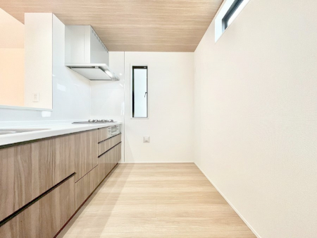 �L�b�`���@�u�₩�ȕ����ʂ蔲����L�b�`���B��������̂Ŗ��邭���C�ɂ��𗧂��܂��B