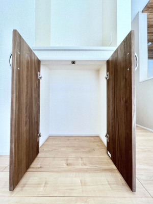 ���̑����ρ@���r���O���[�B�����Ɏ��[������ƕ����W�܂�LDK���X�b�L���Еt�������ł��ˁB  