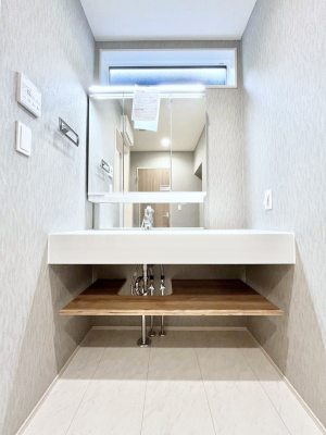 ���ʑ�E���ʏ��@�X�^�C���b�V���Ȑ��ʉ��ϑ�͖Z�������̐g�x�x�ɑ劈��I