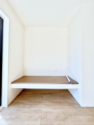 ���̑����ρ@���r���O�J�E���^�[�B�����[�g���[�N�₨�q�l�̕׋����ȂǁA��ƃX�y�[�X�ɂ������߂ł��B