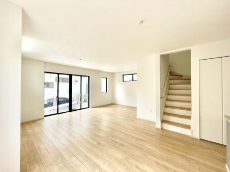 ���̑����ρ@�Ƒ��̏Ί炪���R�Ɛ��܂�Ă���A����ȕ��͋C�̃_�C�j���O�Ɏd�オ���Ă��܂��B