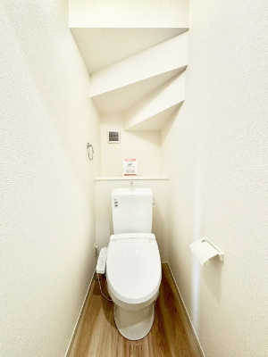 �g�C���@�g�C����1�K��2�K���ꂼ��ɔz�u����Ă��ĂƂĂ��֗��ł��B 