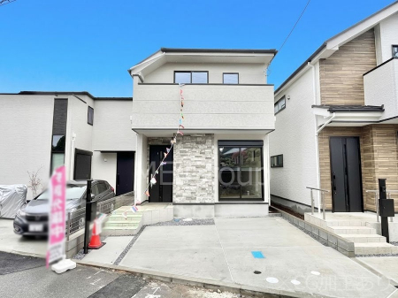 ���n�O�ώʐ^�@�������ꂽ�O�ρA�㎿�ȏZ��Ԃ��L���鎺���͉i�����S���ĉ߂�����Z���ł��B 