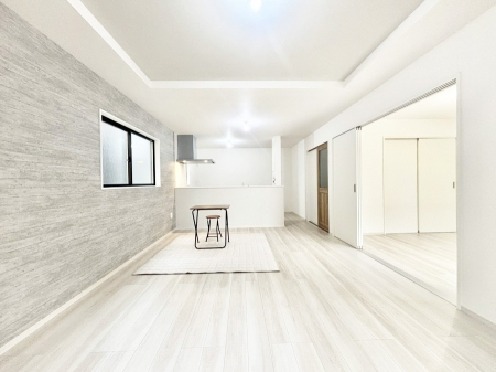 ���r���O�@�Ƒ��c���̎��Ԃ����������Ȃ��났�̃��r���O�_�C�j���O�B   