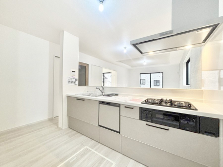 �L�b�`���@���������Ȃ��炲�Ƒ��Ƃ̉�b���y���߂�ΖʃJ�E���^�[�L�b�`��