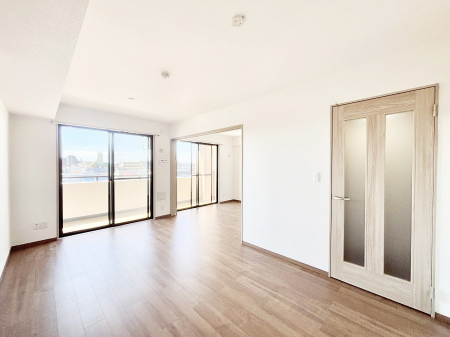 ���r���O�@�傫�ȑ����炽���Ղ�̗z���ƕ����������郊�r���O