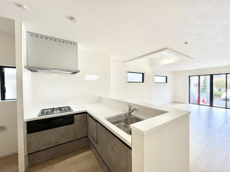 �L�b�`���@���������Ȃ���ł����Ƒ��Ƃ̉�b���y���߂�ΖʃL�b�`��