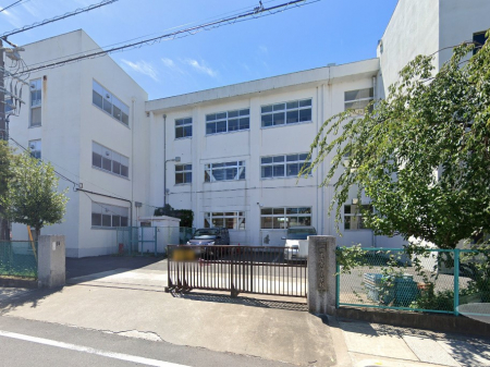 ���ӊ��@���w�Z 808m �O���s�����B���w�Z