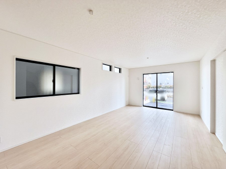 ���r���O�@�傫�ȑ����炽���Ղ�̗z���ƕ����������郊�r���O