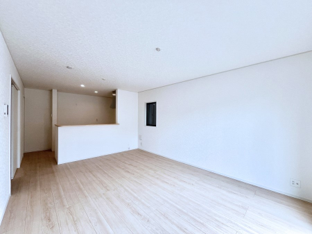 ���̑����ρ@�Ƒ��̏Ί炪���R�Ɛ��܂�Ă���A����ȕ��͋C�̃_�C�j���O�Ɏd�オ���Ă��܂��B