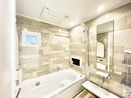 �����@����̔�������Ă���閾�邢�������̂���o�X���[��