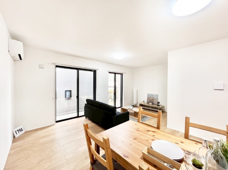 ���̑����ρ@�Ƒ��̏Ί炪���R�Ɛ��܂�Ă���A����ȕ��͋C�̃_�C�j���O�Ɏd�オ���Ă��܂��B