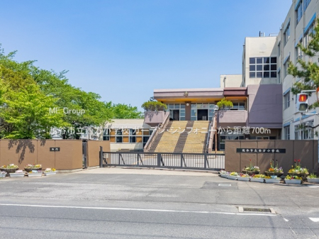 ���ӊ��@���w�Z 700m �z�J�s���������w�Z