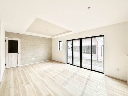 ���r���O�@�傫�ȑ����炽���Ղ�̗z���ƕ����������郊�r���O