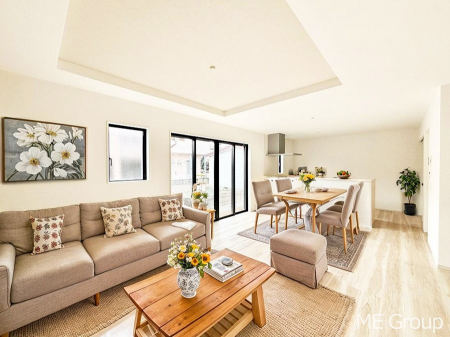 ���r���O�@�������������͋C�̂k�c�j�͉Ƒ��݂�Ȃ̉��K��ԁ��Ƌ��CG�ł�