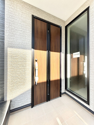 ���ց@��؂ȉƑ��A���q���o�}���錺�ցB