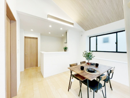 ���̑����ρ@�Ƒ������R�ƏW�܂�e���̃X�y�[�X�ɂȂ肻��